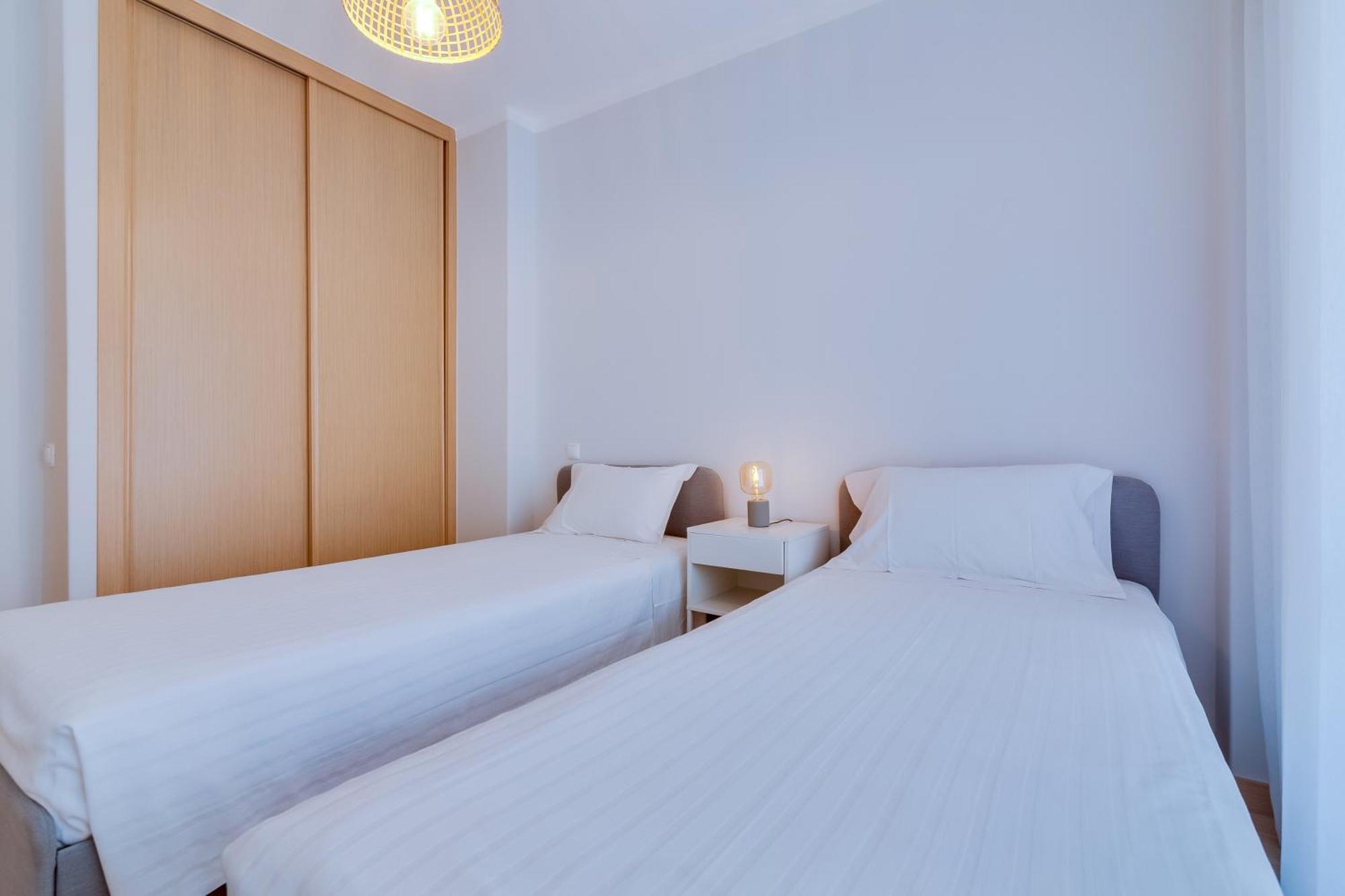 Al - Oceano T2 Frente Mar Quarteira Apartment ภายนอก รูปภาพ